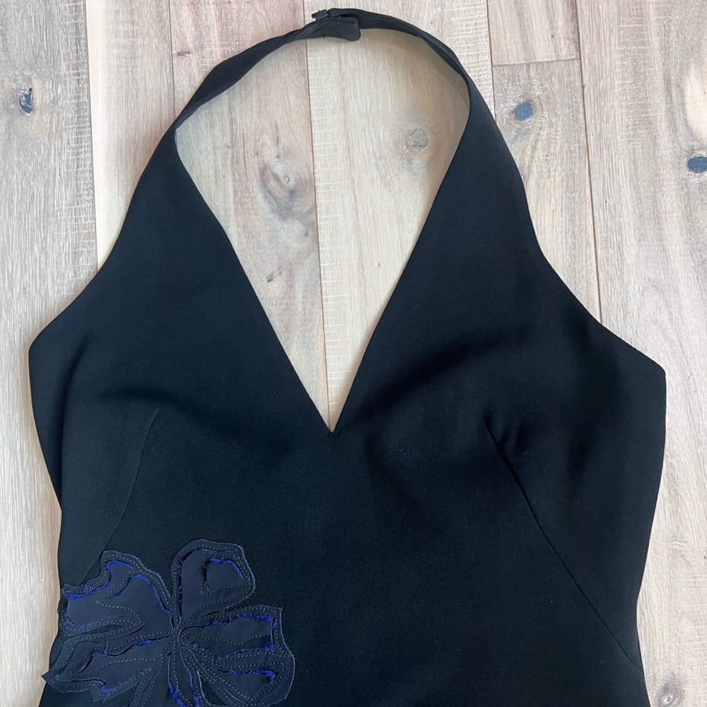 Halston Heritage cocktail black dress with blue/purple flower size 6 - Picture 3 of 16